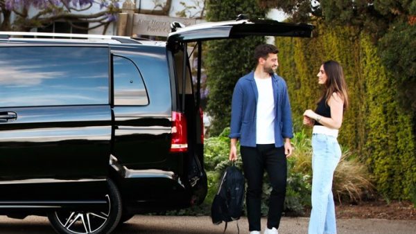 8-Seater Taxi in Dunstable