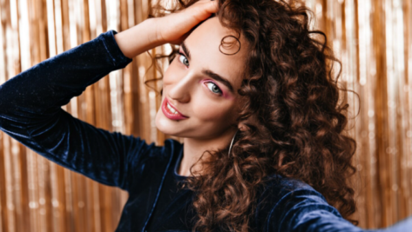 Why Loose Wave Hair Works Best for “Soft Glam” Styles