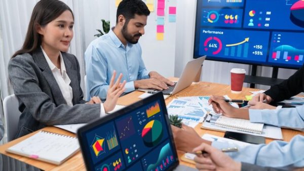 Agence de Marketing Digital : Le Guide Complet pour Booster Votre Présence en Ligne en 2025